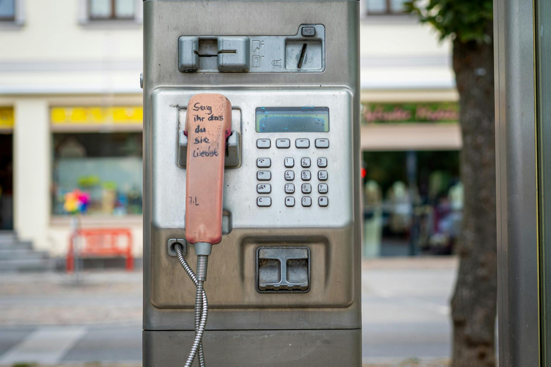 VoIP retrofits bring pay phones back to rural Vermont