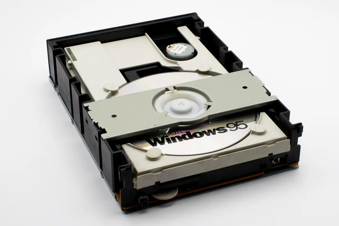 Windows 11 update forces Microsoft accounts, breaking enterprise imaging